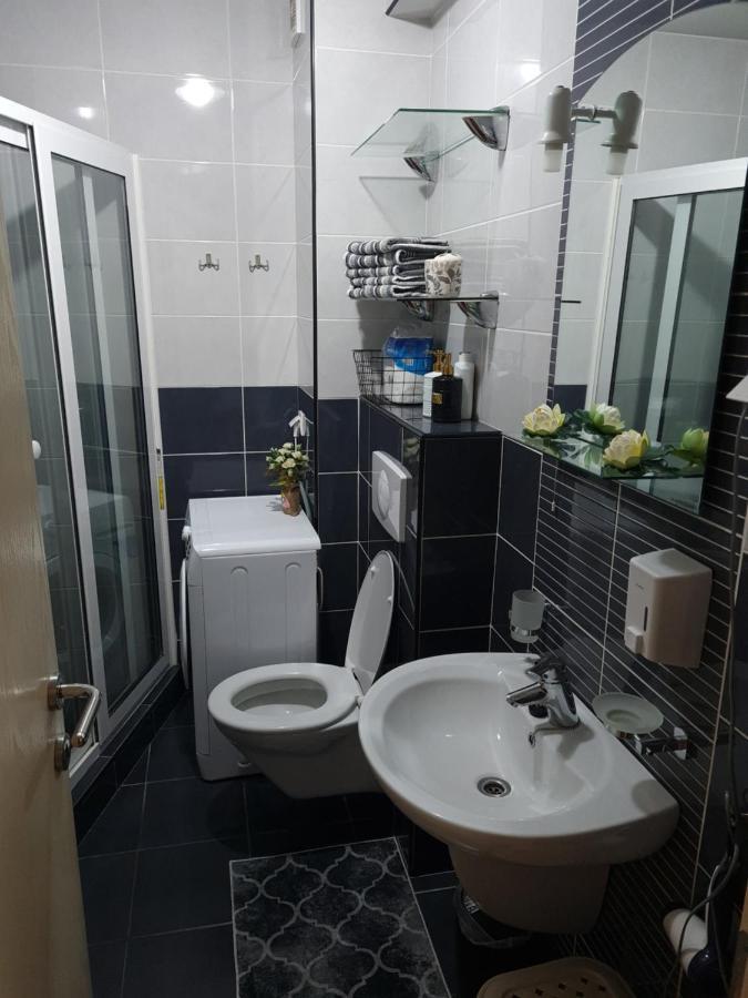 Apartman Centar Lux บุดวา ภายนอก รูปภาพ